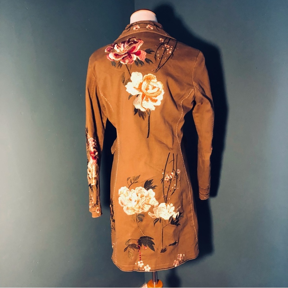 Vintage rare , Embroidered trenchcoat by the pyramid collection - Picture 2 of 8